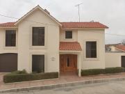 Se vende excelente casa Bugambilias 27, Del Parque,...