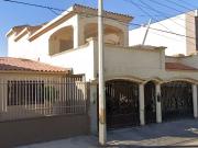 Se vende excelente casa en Isla Fiji, Jardines del Lago,...