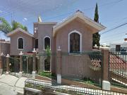 Se vende excelente casa en la colonia Del consuelo,...