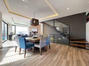 SE VENDE EXCLUSIVA CASA CON PISCINA, EN URB. PRIVADA,...