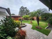 Se Vende Exclusiva Casa Remodelada en El Derby con...