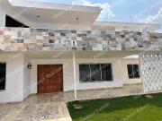 Se vende, Exclusiva Residencia en Fraccionamiento...