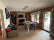 Se vende finca con casa, galpón, animales y frutales