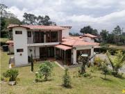 SE VENDE HERMOSA CASA CAMPESTRE EN CONJUNTO CERRADO EN...