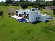 Se vende hermosa casa campestre por Cafelia cerritos