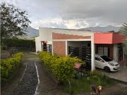 SE VENDE HERMOSA CASA COMBIA