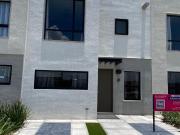 Se Vende Hermosa Casa En El Mirador, Alberca, 3...