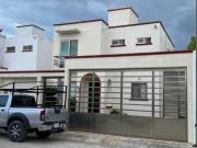 SE VENDE HERMOSA CASA EN FRACCIONAMIENTO PRIVADO CON...