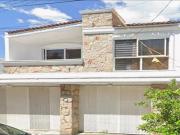 SE VENDE HERMOSA CASA EN JARDINES ALCALDE, GUADALAJARA,...