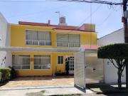 SE VENDE HERMOSA CASA EN JARDINES DE SAN MATEO