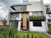 SE VENDE HERMOSA CASA EN SAN JERONIMO