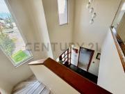 SE VENDE HERMOSA CASA EN SANTA ELENADE CHICUREO DE 6...