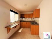 ¡Se vende hermosa casa en unidad abierta!