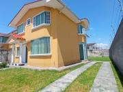 SE VENDE HERMOSA CASA INDEPENDIENTE CON TERRENO SECTOR...