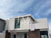 Se vende hermosa casa nueva y equipada al norte de Saltillo
