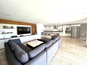 SE VENDE HERMOSA CASA SOBRE AV. PASEO DE LA HERRADURA