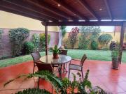 SE VENDE HERMOSA Y ACOGEDORA CASA CON JARDÍN EN... SE VENDE HERMOSA Y ACOGEDORA CASA CON JARDÍN EN...