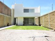 SE VENDE HERMOSA Y AMPLIA CASA FRACC. EL MEZQUITAL