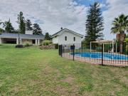 Se vende hermoso caserón + casa de casero en Villa...