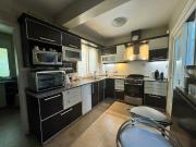 Se vende importante casa ubicada en calle Maza entre...