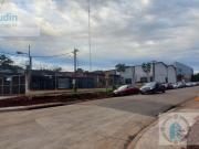 Se vende importante propiedad con amplio depósito Garupa...