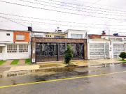 SE VENDE LINDA CASA EN MODELIA TOTALMENTE REMODELADA