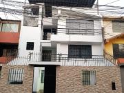 Se vende linda casa en zona residencial de Canto Grande...