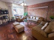 Se vende linda y bien distribuida casa de 2 pisos +...