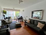 Se vende lindo departamento con balcón y vista a la...