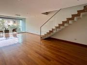 ¡Se vende lindo dúplex en Chacarilla!