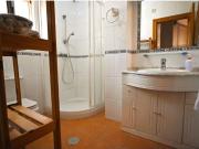 SE VENDE LOCAL COMERCIAL CON ADOSADO EN LOS NAREJOS A...