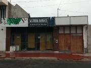 Se vende local comercial mas dos departamentos