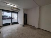 Se vende local junto a correos