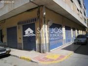 SE VENDE LOCAL QUE HACE ESQUINA EN BUENA ZONA DE ASPE