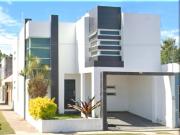 SE VENDE LUJOSA CASA EN TEPIC, NAYARIT, OPORTUNIDAD DE...