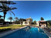 SE VENDE LUJOSA VILLA EN ZONA COTIZADA EN ELCHE / ALICANTE