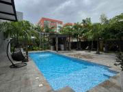 Se vende Mansión moderna con 2 dptos y Cancha de Futbol...