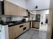 SE VENDE MARAVILLOSA CASA EN LAURELES