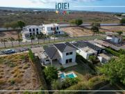 Se vende: Moderna Casa con Piscina Privada en el...