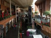 SE VENDE O ALQUILA LOCAL DE 100 m2 EN CENTRO COMERCIAL...