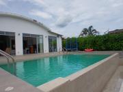 SE VENDE O PERMUTA CASA CAMPESTRE EN CONJUNTO CERRADO...