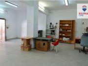 SE VENDE O SE ALQUILA LOCAL COMERCIAL EN EL CENTRO DE...