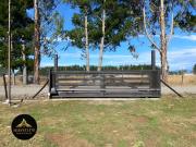 Se vende parcela con casa