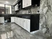 SE VENDE PARTAMENTO EN LOS CRISTALES EN EDIFICIO EN PISO...