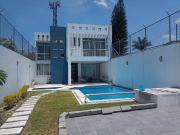SE VENDE PRECIOSA CASA AMUEBLADA CON ALBERCA EN LA COL....