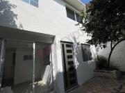 Se vende Propiedad con 2 casas en la colonia Las Peñas...