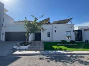 Se vende residencia con recámaras en planta baja en...