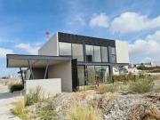 Se Vende Residencia de Autor en Lomas del Campanario, Gran J