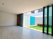 Se Vende Residencia en El Refugio con Hermoso Diseño de Auto