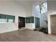 SE VENDE RESIDENCIA EN LA COLONIA EL DIAMANTE...